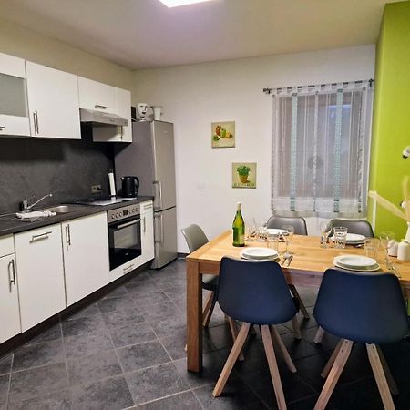 Ferienwohnung Maria Laach Glees Экстерьер фото